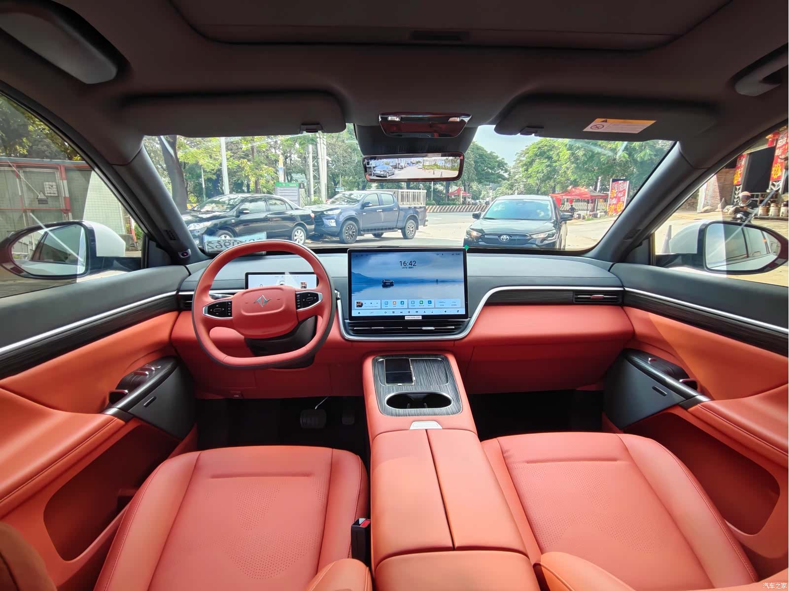 DongFeng eπ008, 2024 13