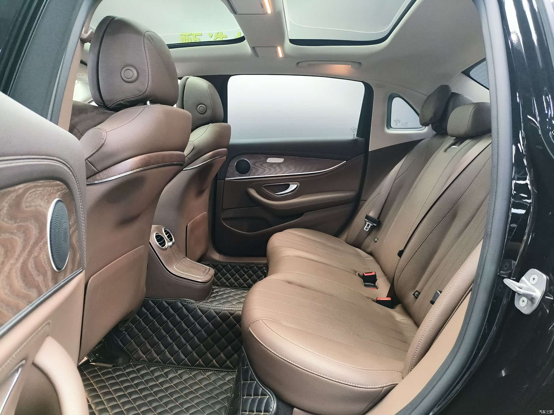 Mercedes-Benz E-Class, 2023 все фото