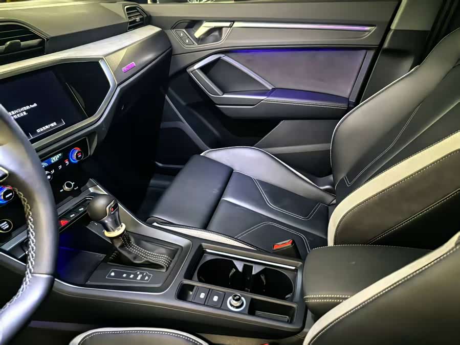 Audi Q3 2025, фото 11