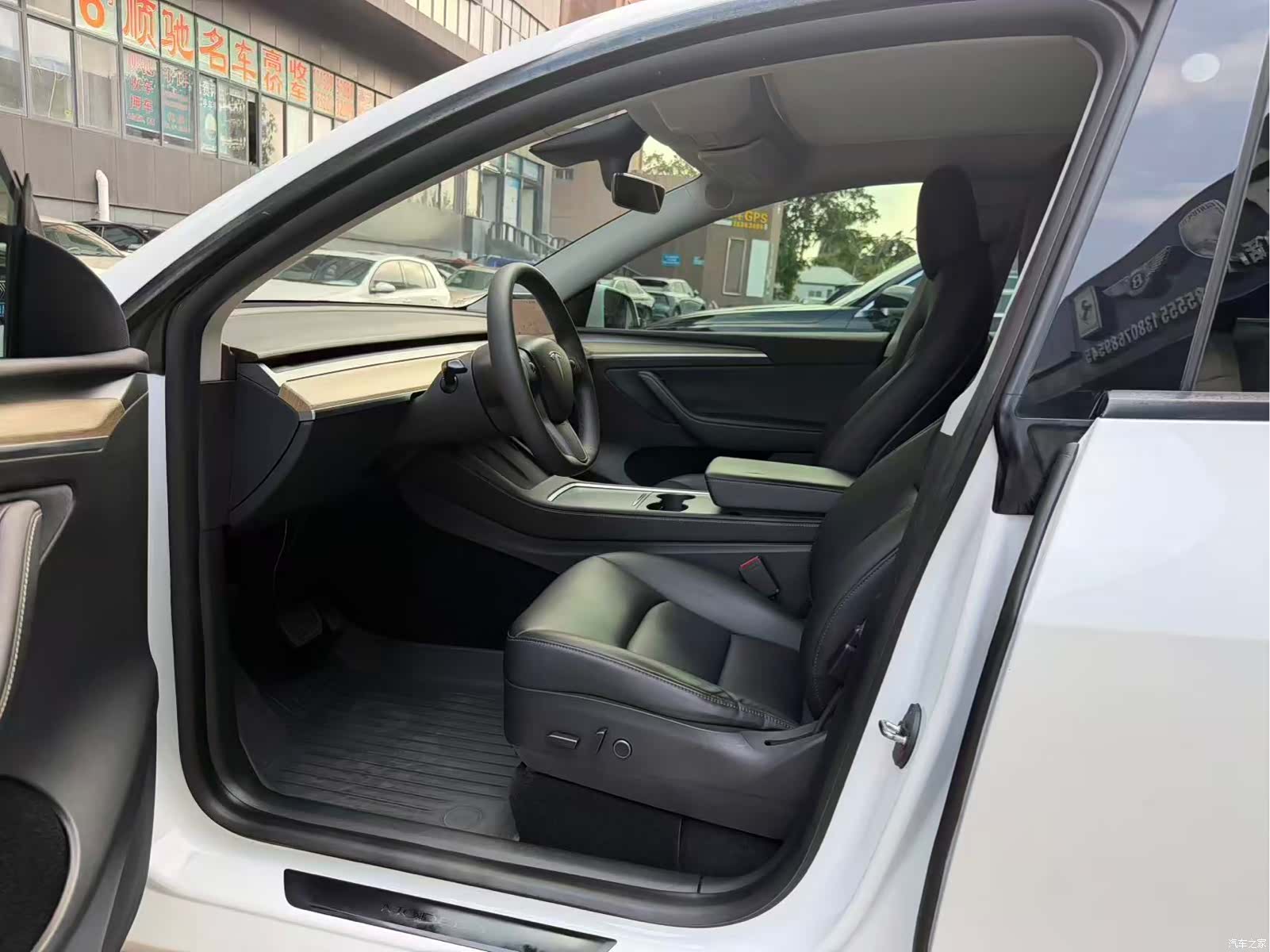 Tesla Model Y, 2021 4