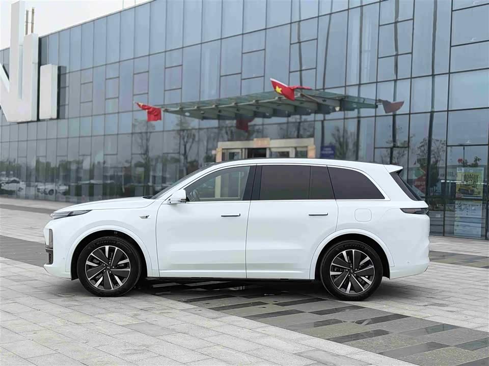 Li Auto Ideal L8