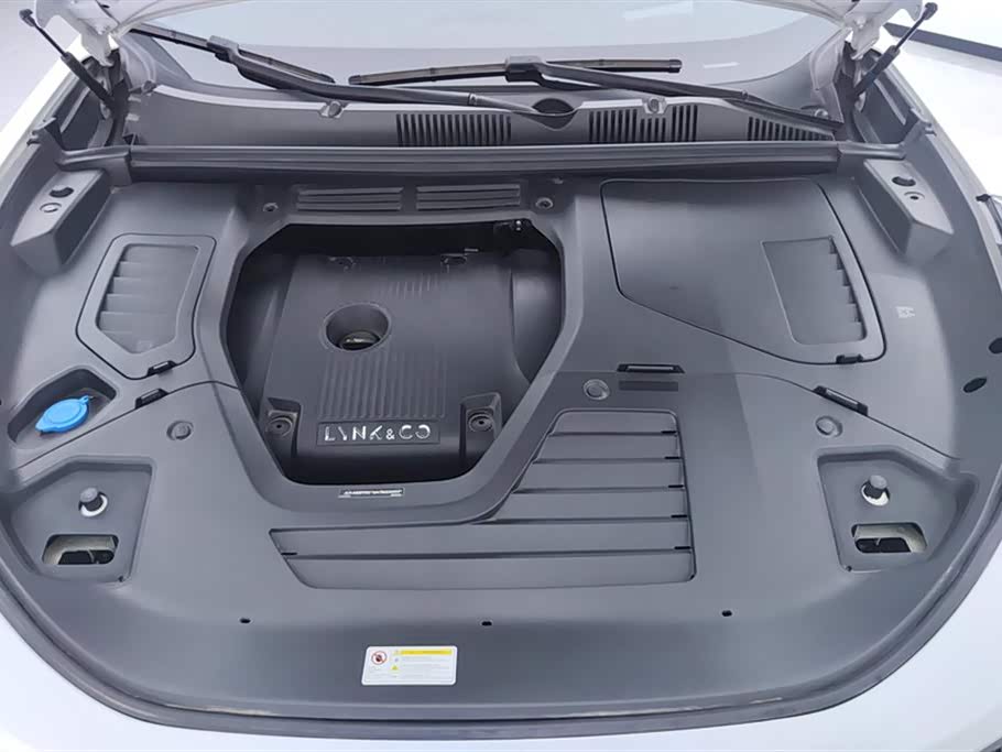 Lynk & Co 05