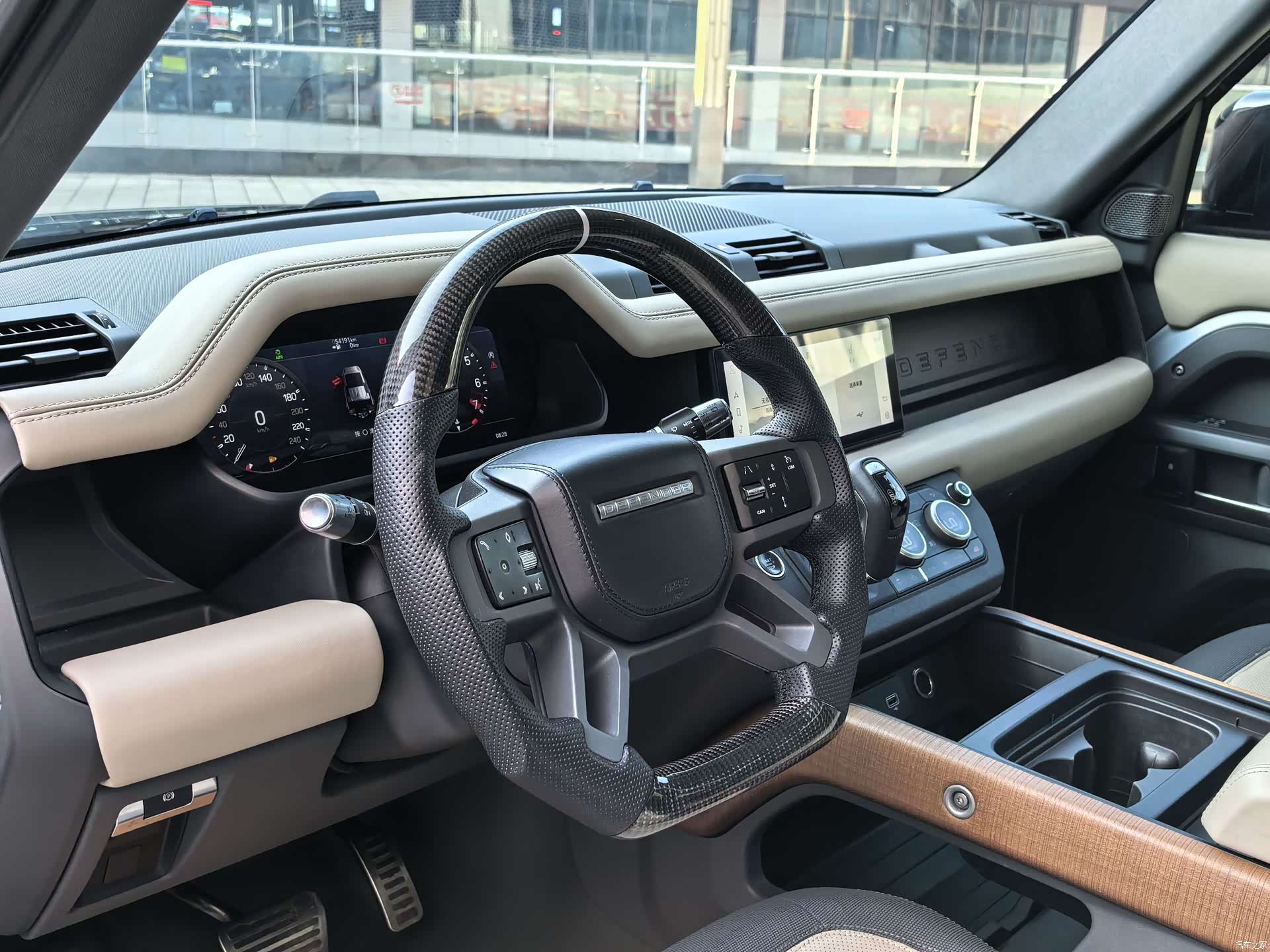 Land Rover Defender, 2021 7