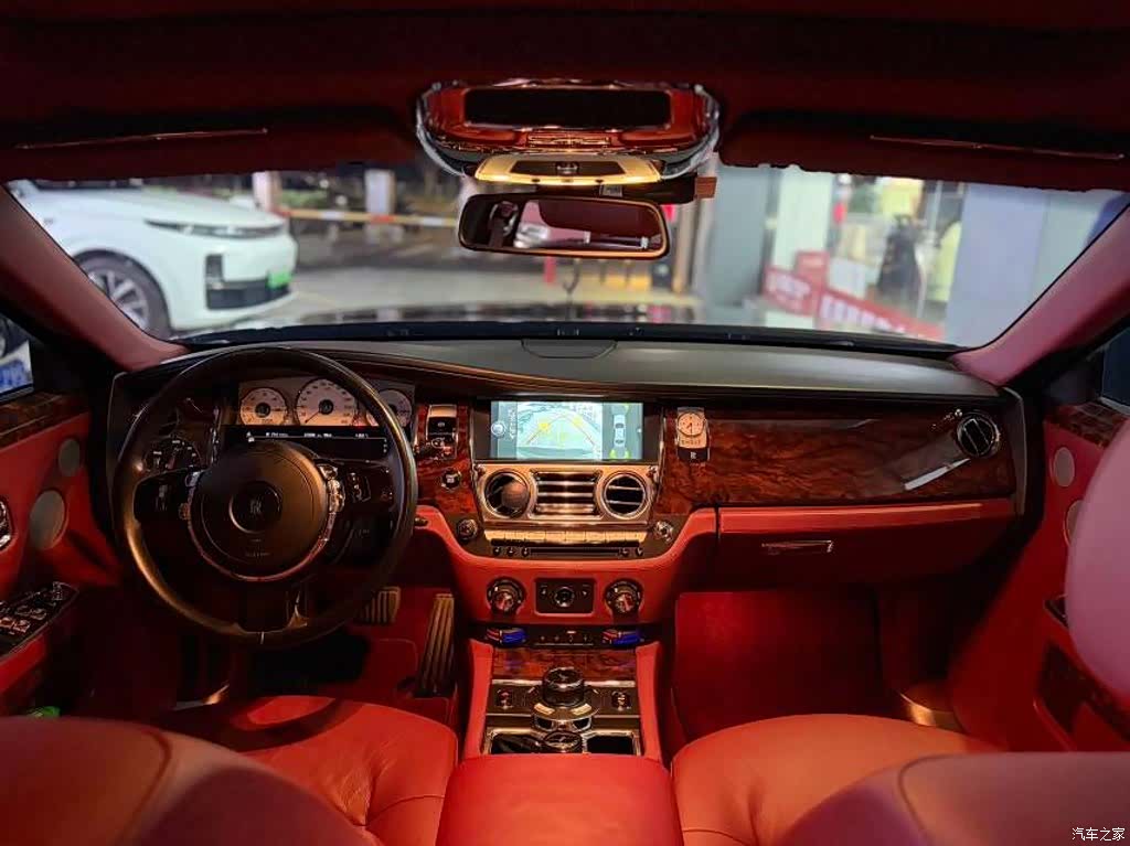 Rolls-Royce Ghost, 2013 7