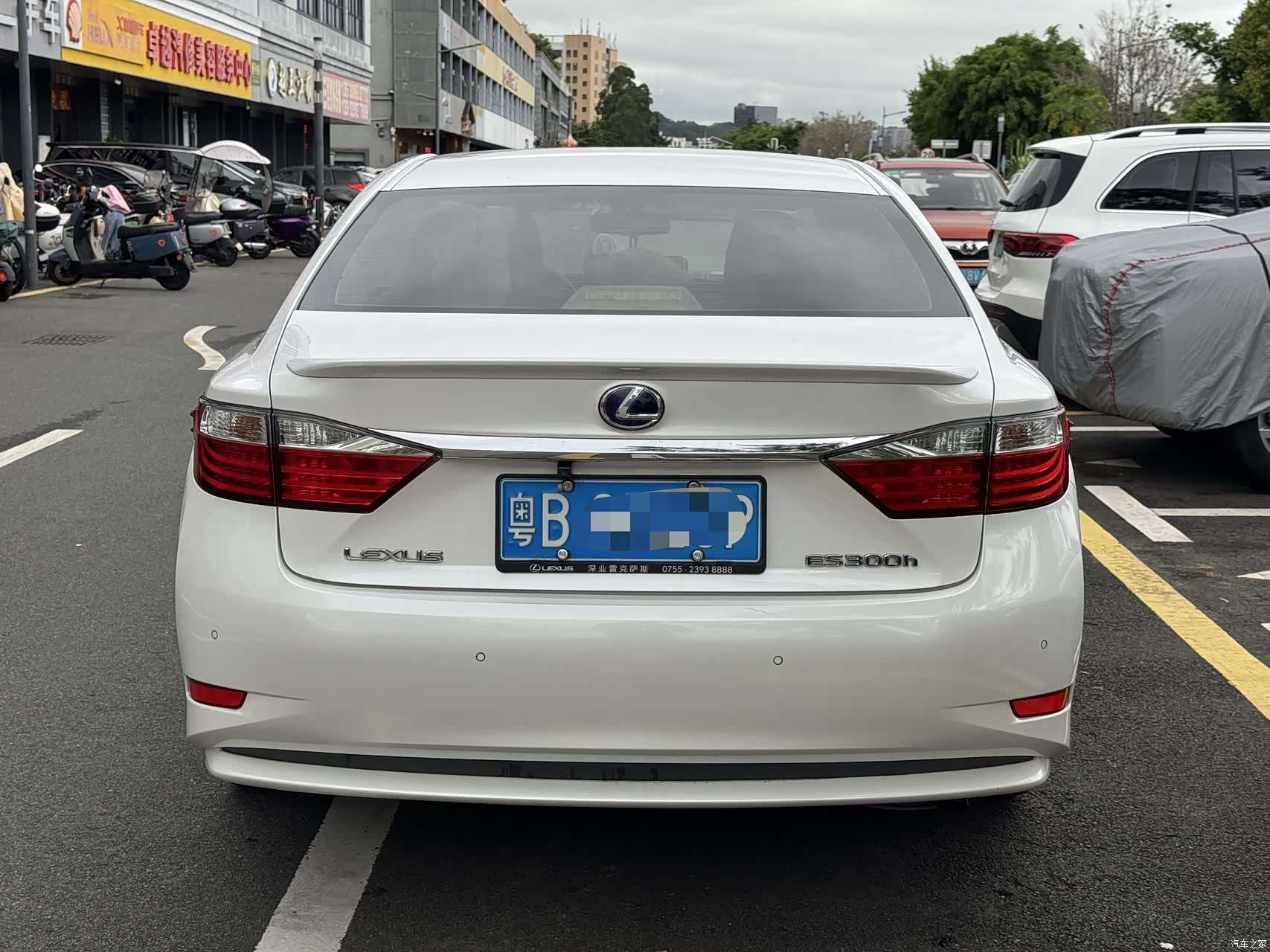 Lexus ES, 2014 3