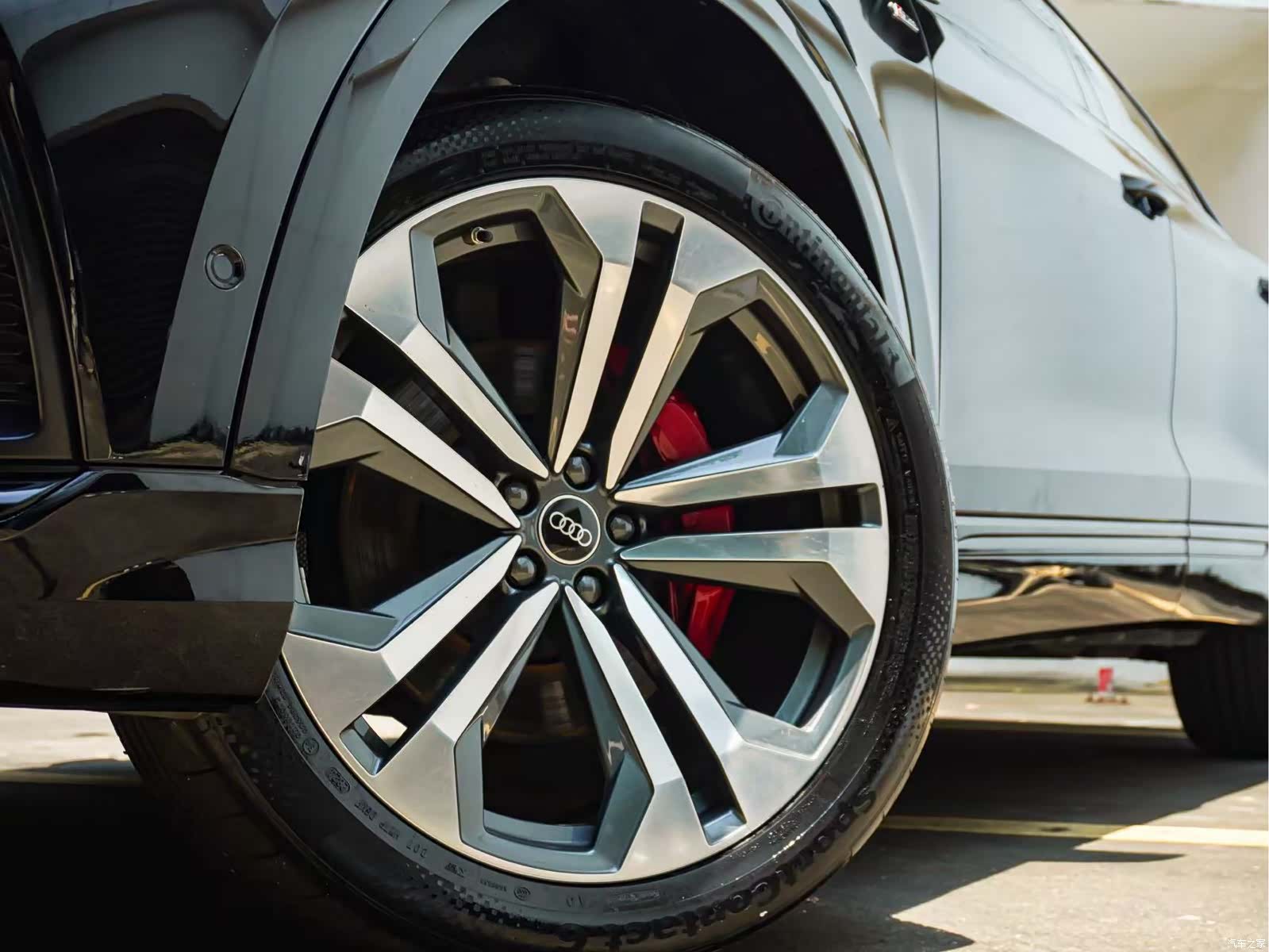 Audi Q8, 2021 9