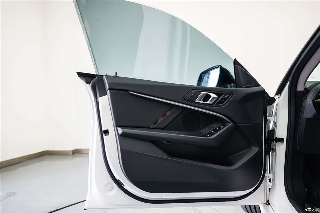 BMW 2 Series, 2023 9