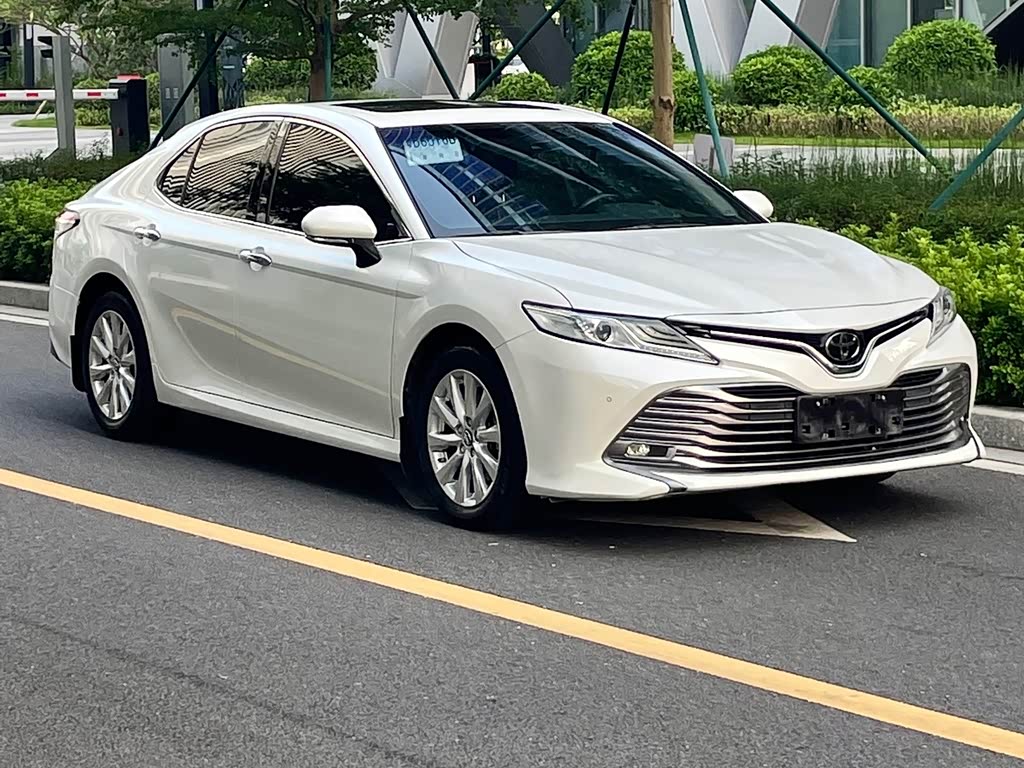 Toyota Camry 2019 2.0G Luxury V