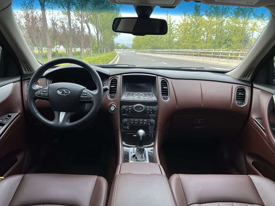 Infiniti QX50
