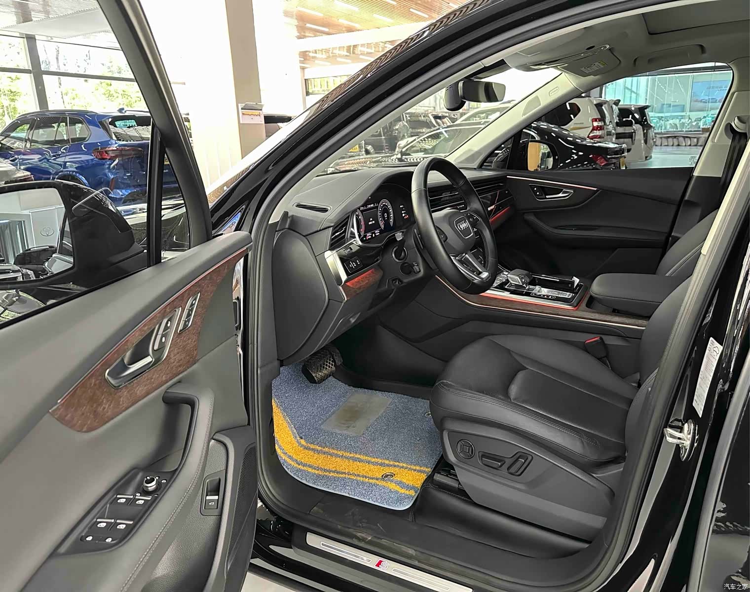 Audi Q7, 2023 8
