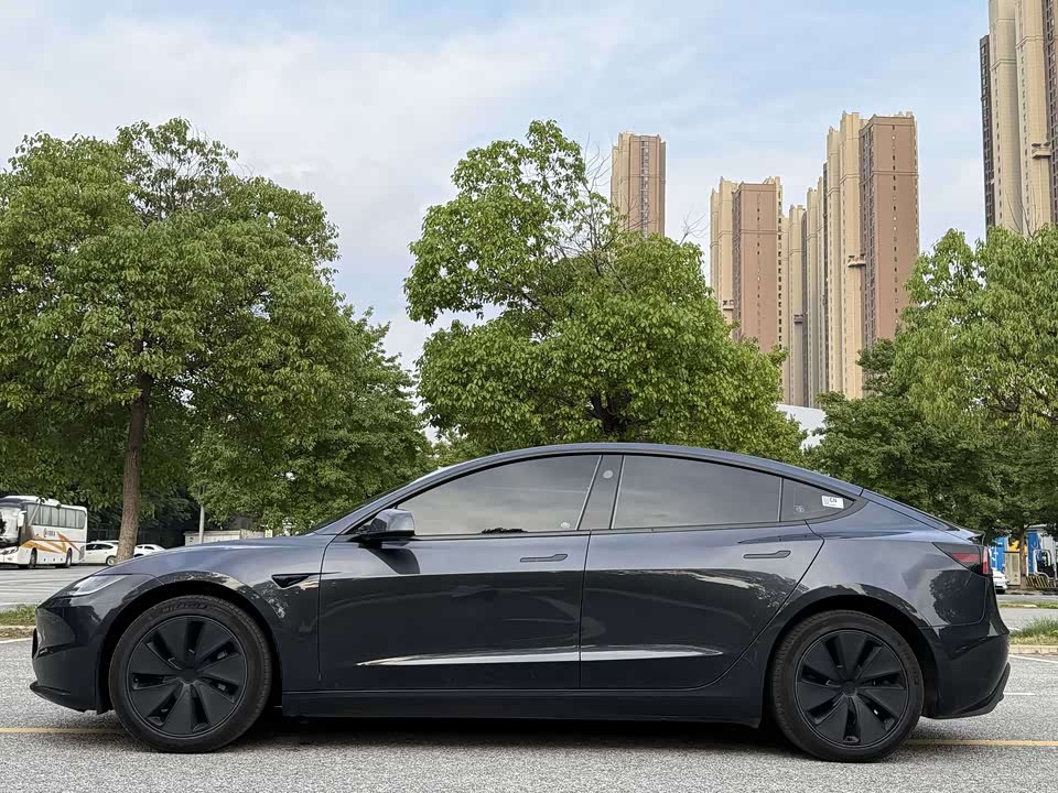 Tesla Model 3 Tesla Model 3