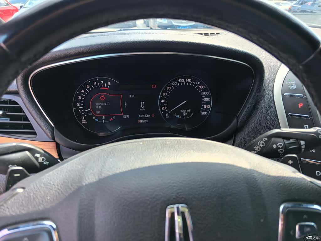 Lincoln MKC, 2018 12