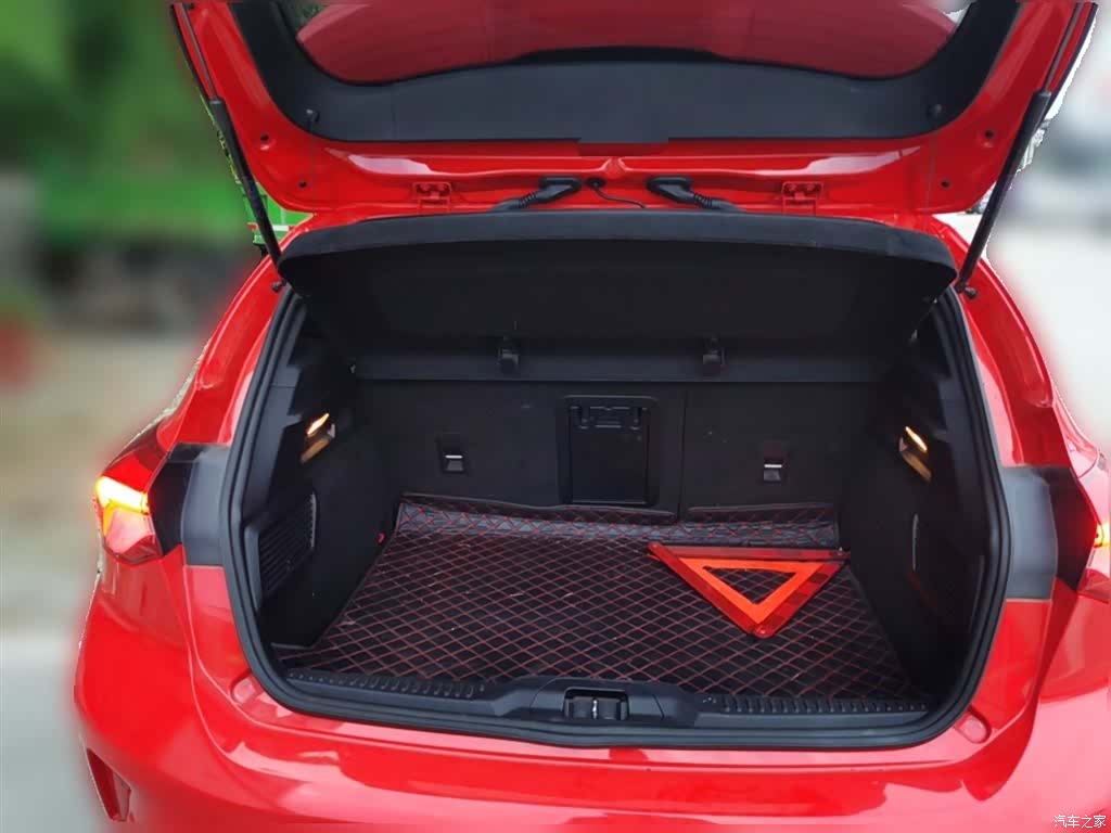 Ford Focus, 2021 10