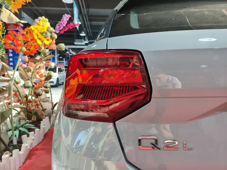 Audi Q2L