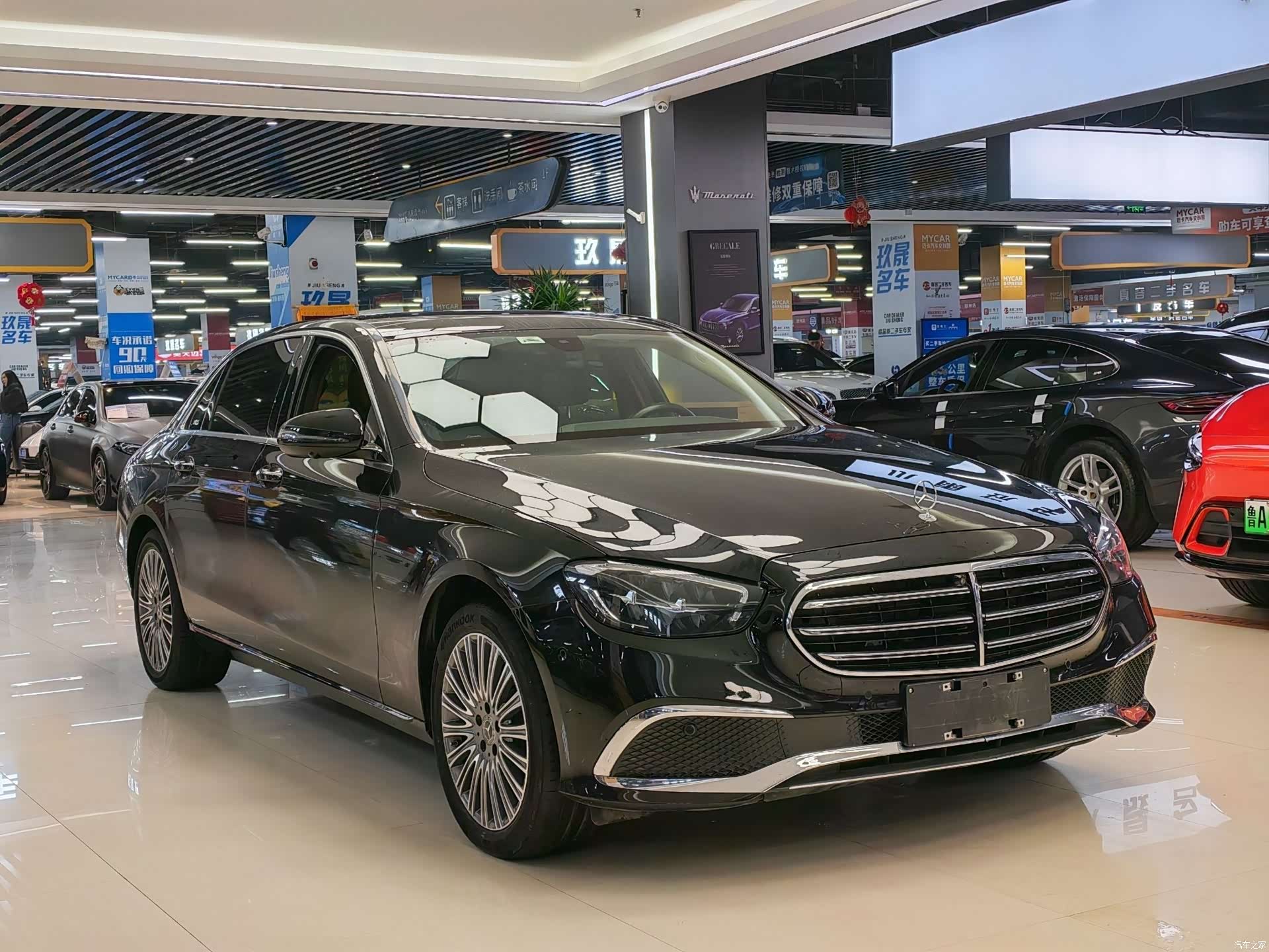 Mercedes-Benz E-Class, 2023 3