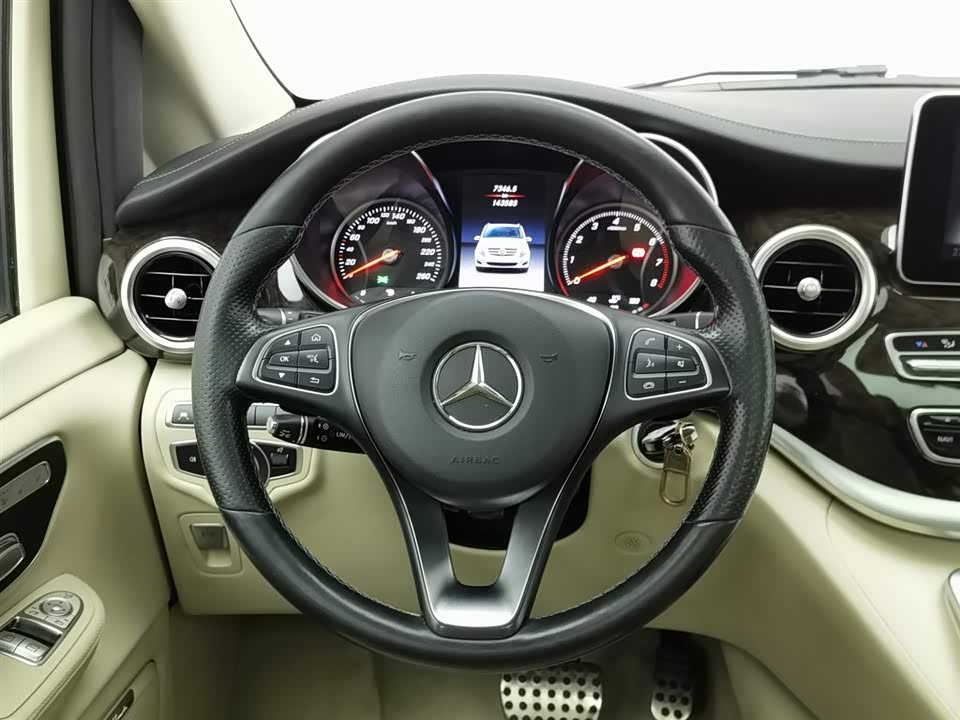 Mercedes-Benz V-class