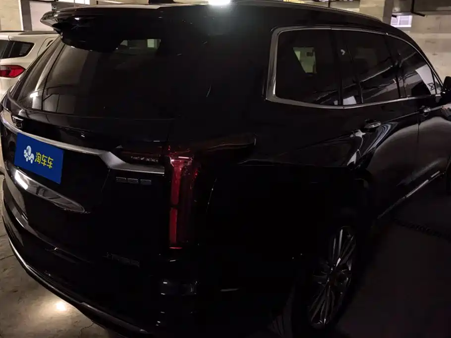 Cadillac XT6
