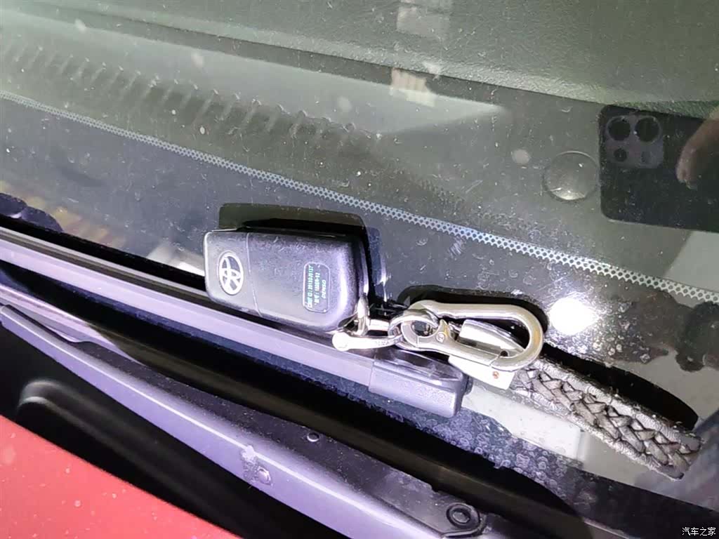 Toyota 2.5V, 2015 17