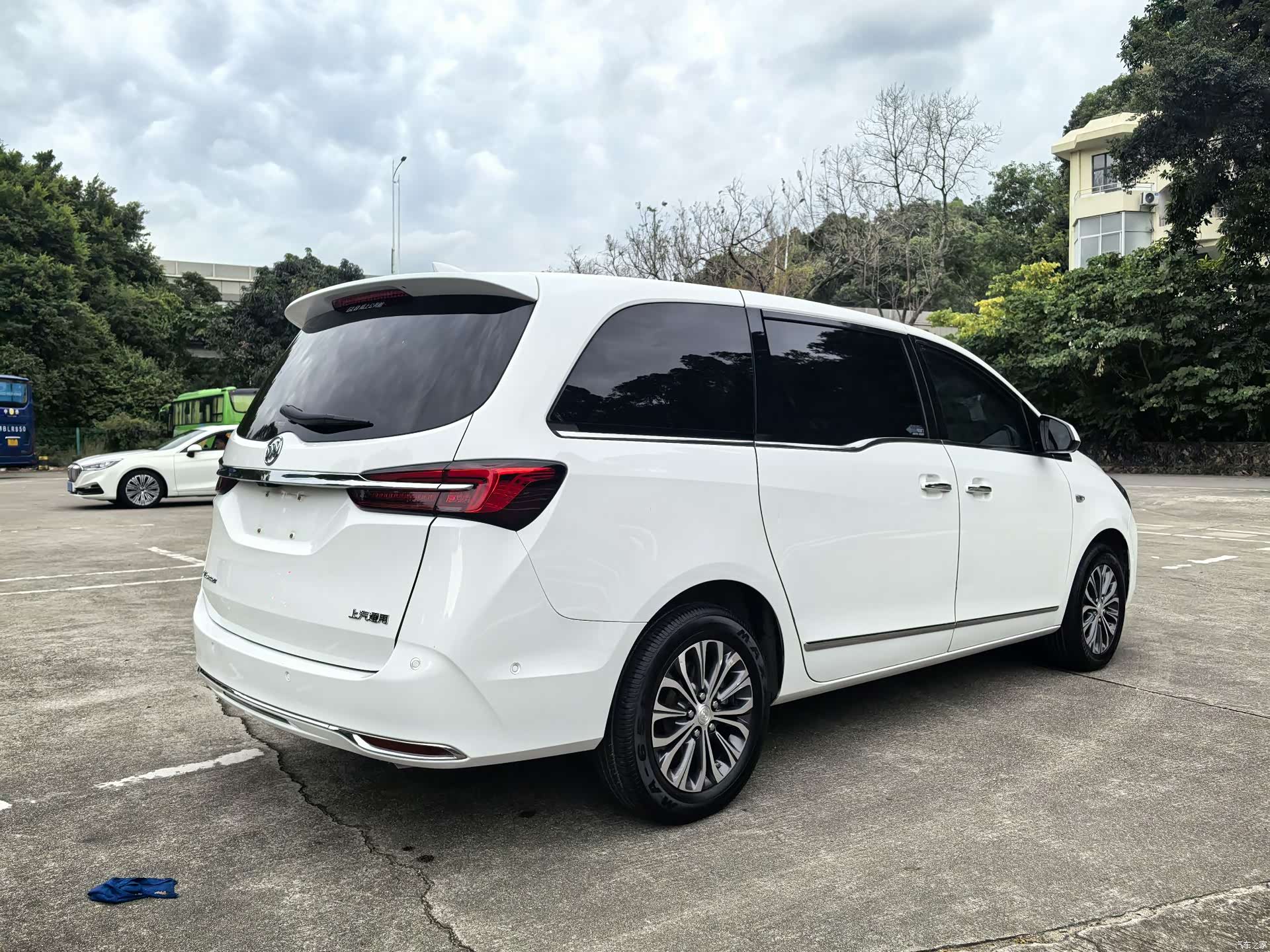 Buick GL8, 2021 6