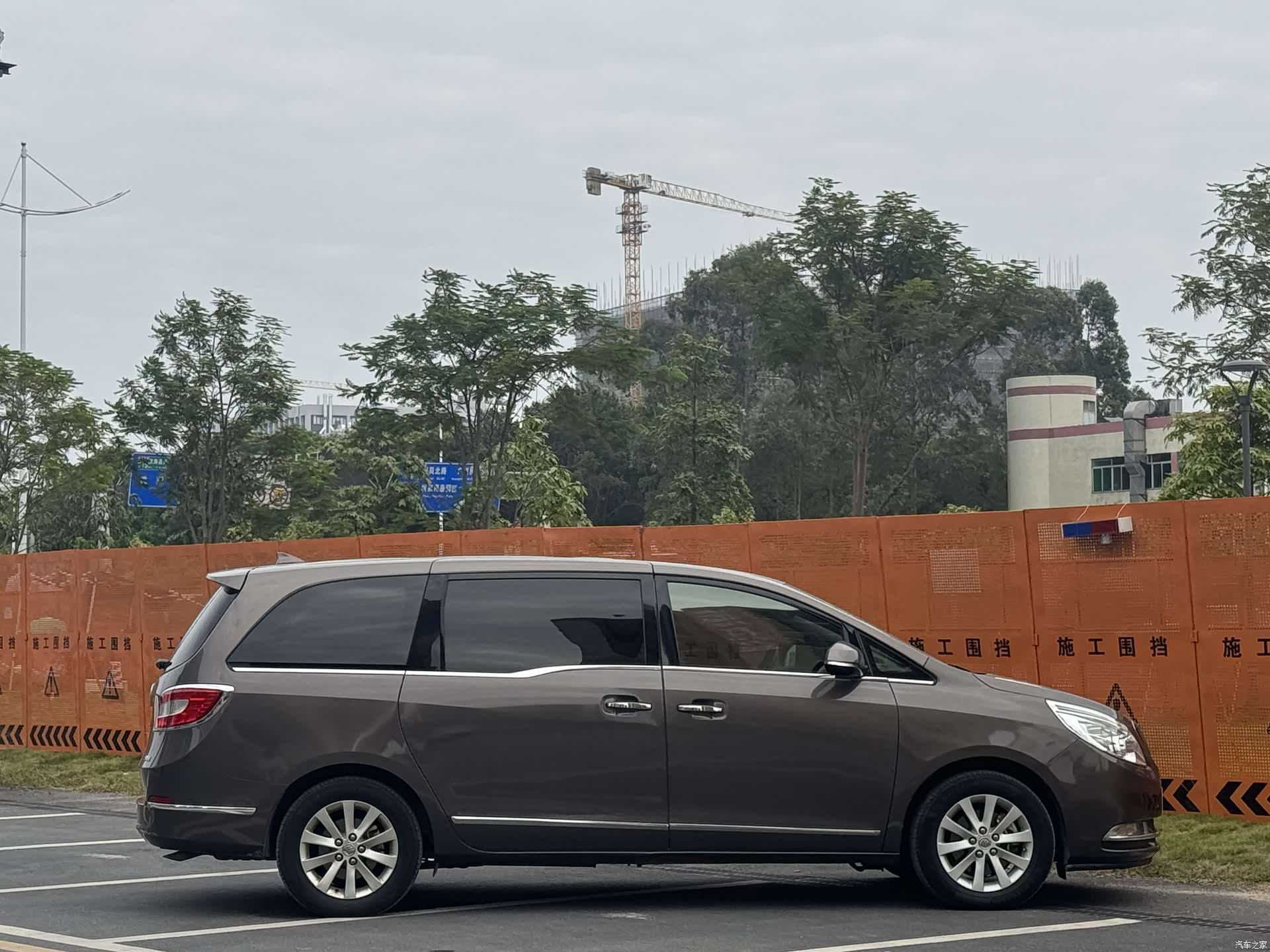 Buick GL8, 2011 2