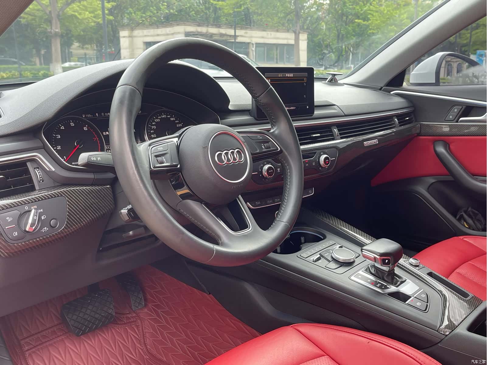 Audi A4L, 2019 22