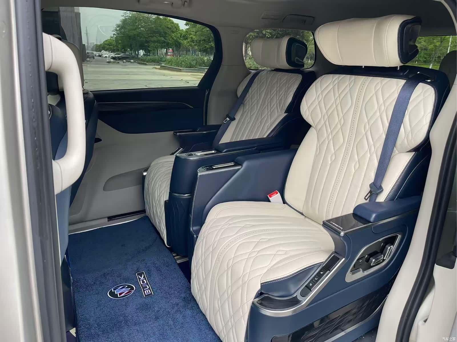 Buick GL8, 2021 10