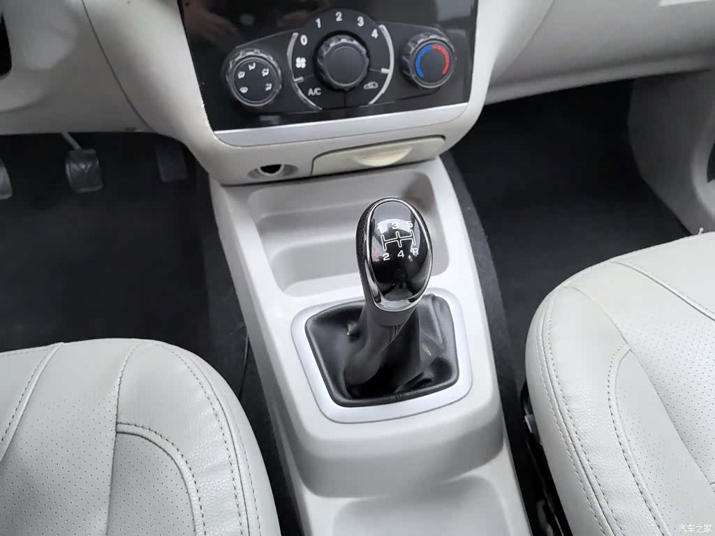BAIC M50S, 2017 13
