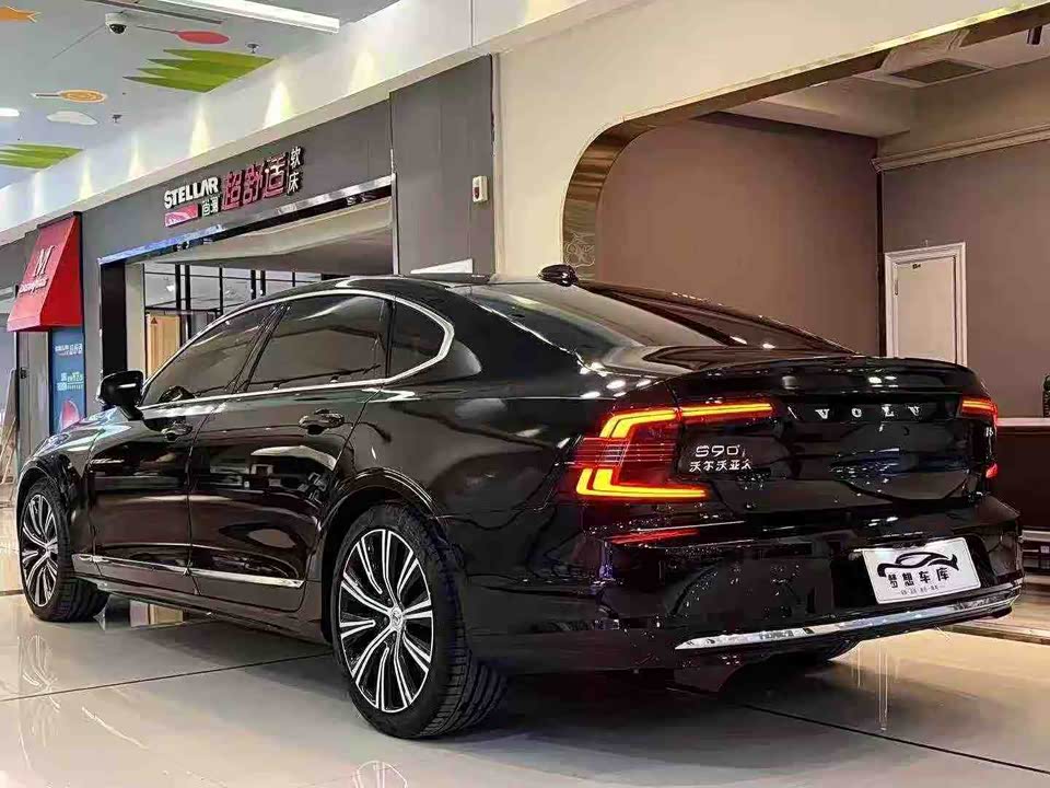 Volvo S90