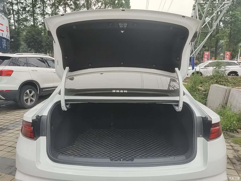 Geely Preface, 2021 15