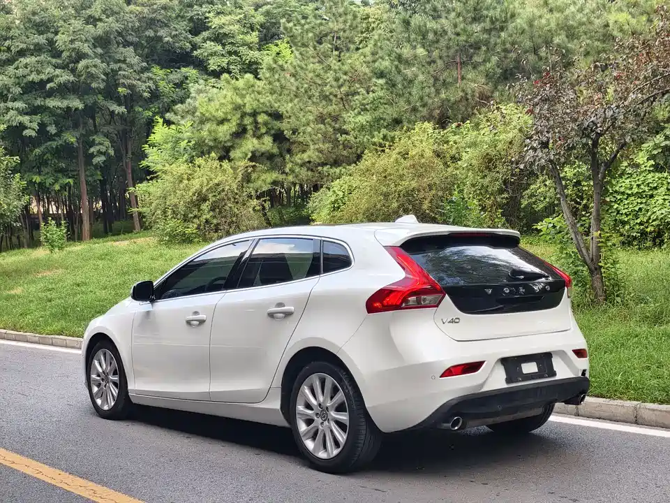 Volvo V40
