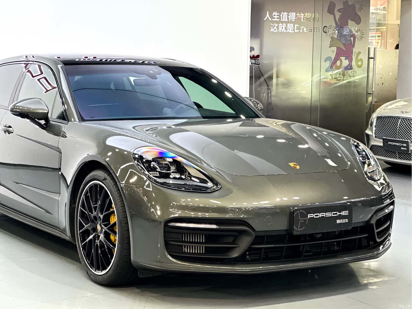 Porsche Panamera, 2023 10