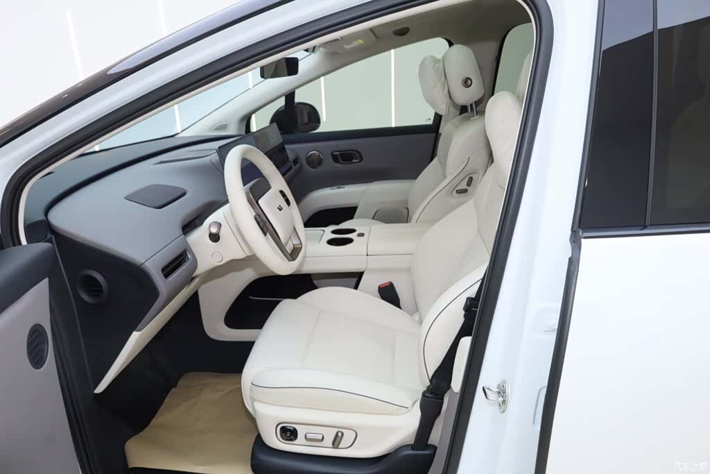 Li Auto i8, 2026 18
