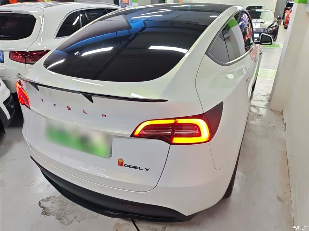 Tesla Model Y, 2023 7