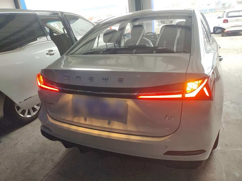 Roewe i5