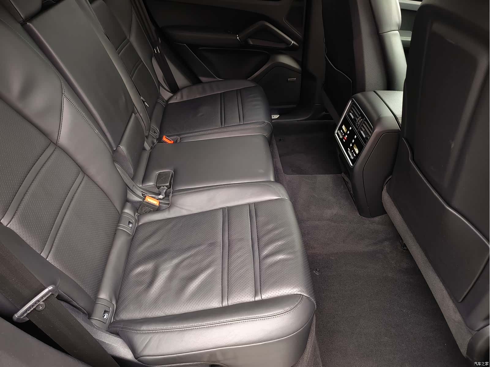 Porsche Cayenne, 2018 11
