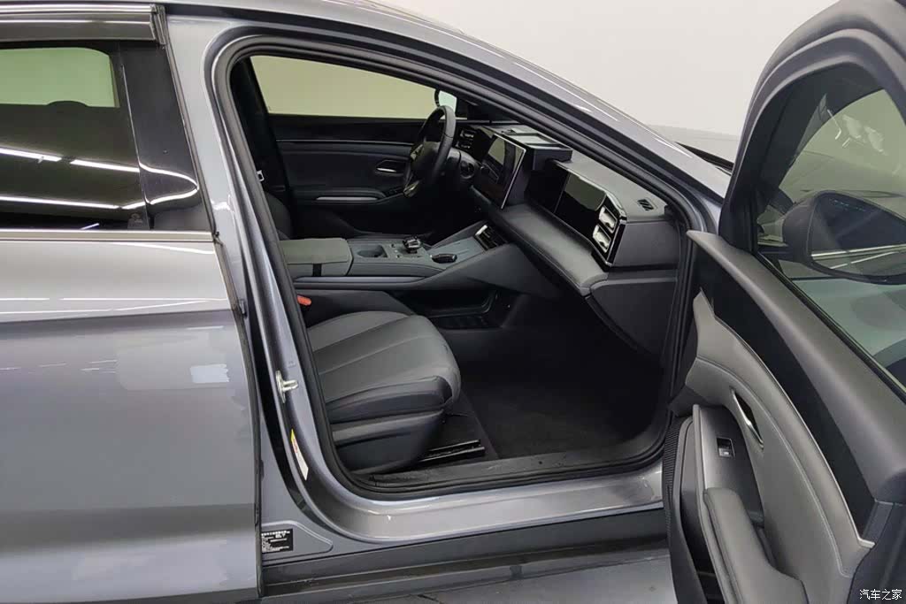 BYD Qin, 2025 8
