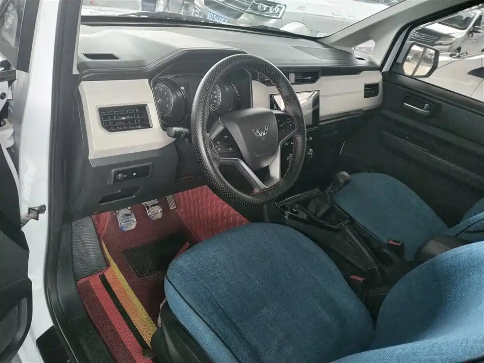 Wuling Wuling Hongguang PLUS