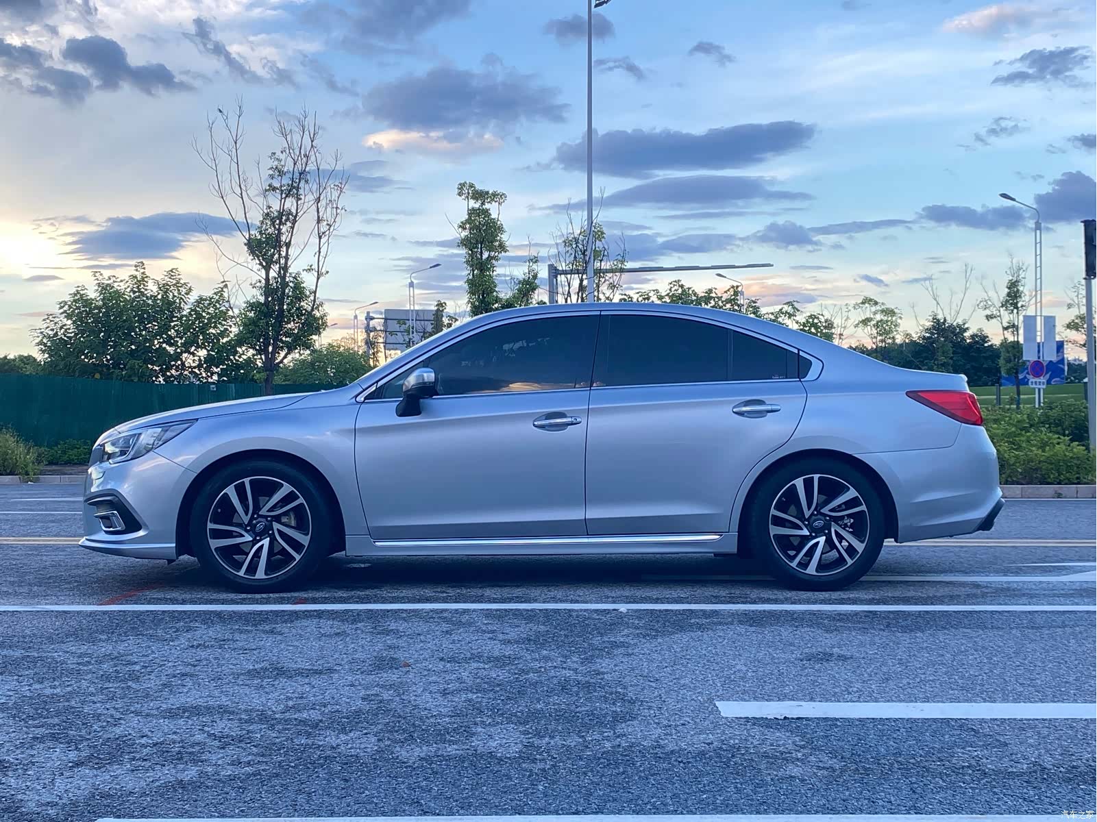 Subaru Legacy, 2018 10
