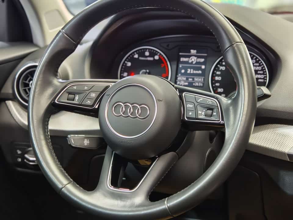 Audi Q2L