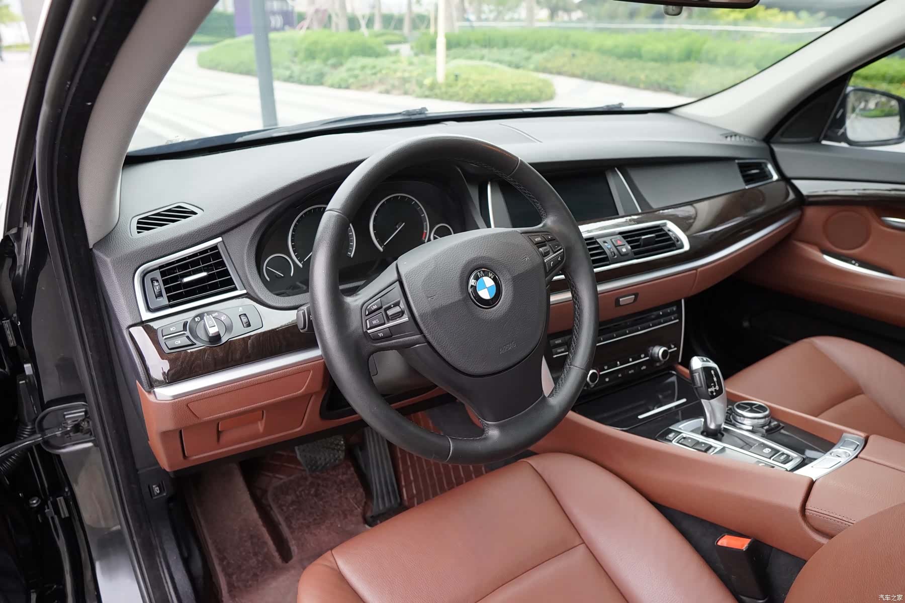 BMW 5 Series, 2013 24