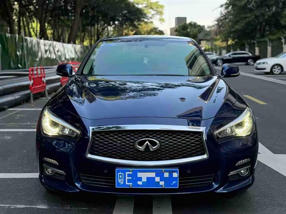 Infiniti Q50L