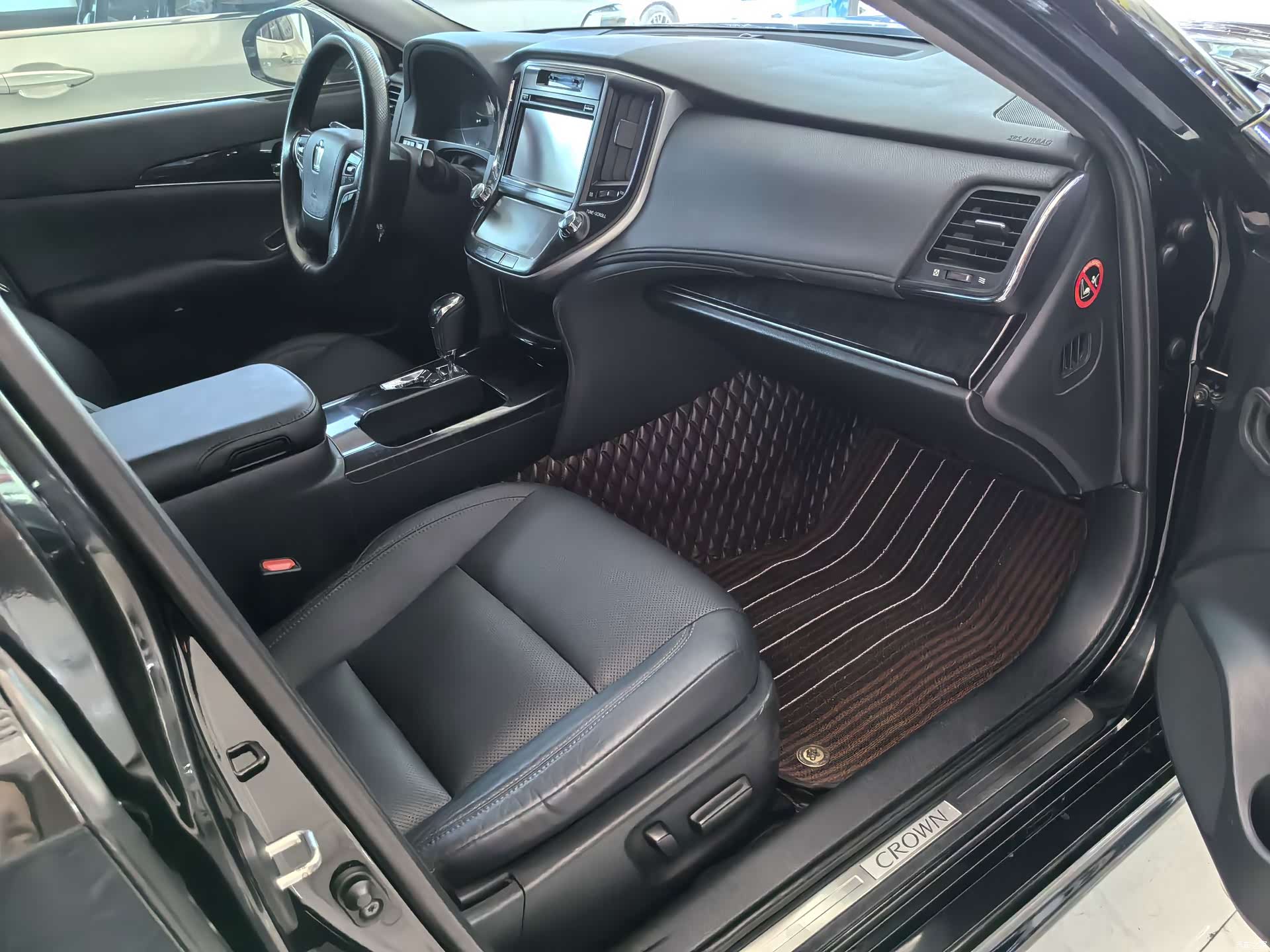 Toyota Crown, 2018 9