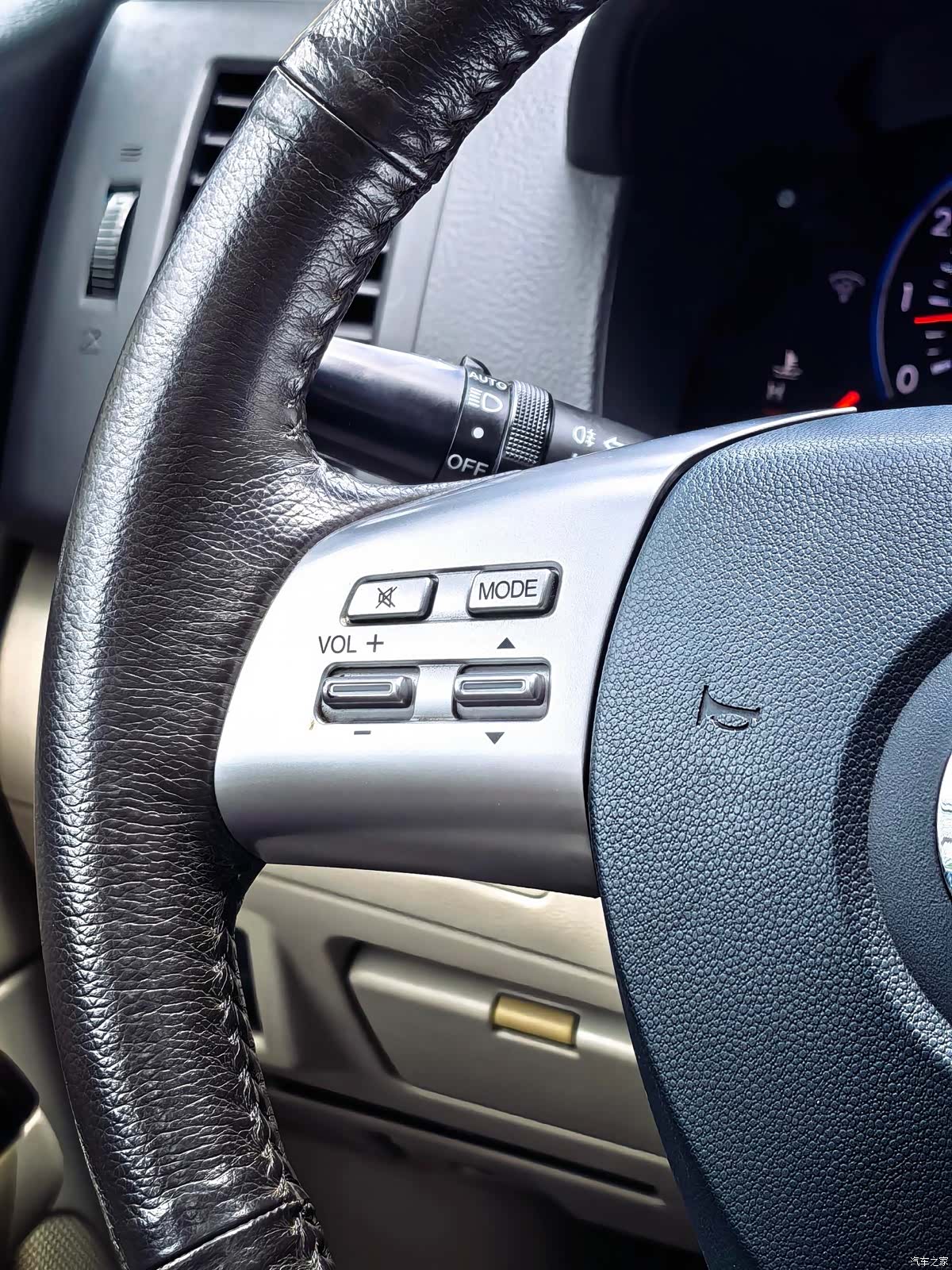 Mazda 8, 2013 16