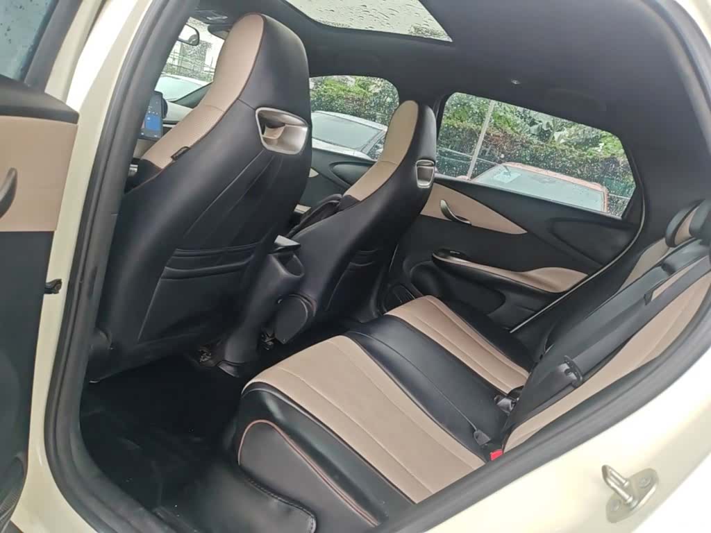 BYD Dolphin, 2023 17