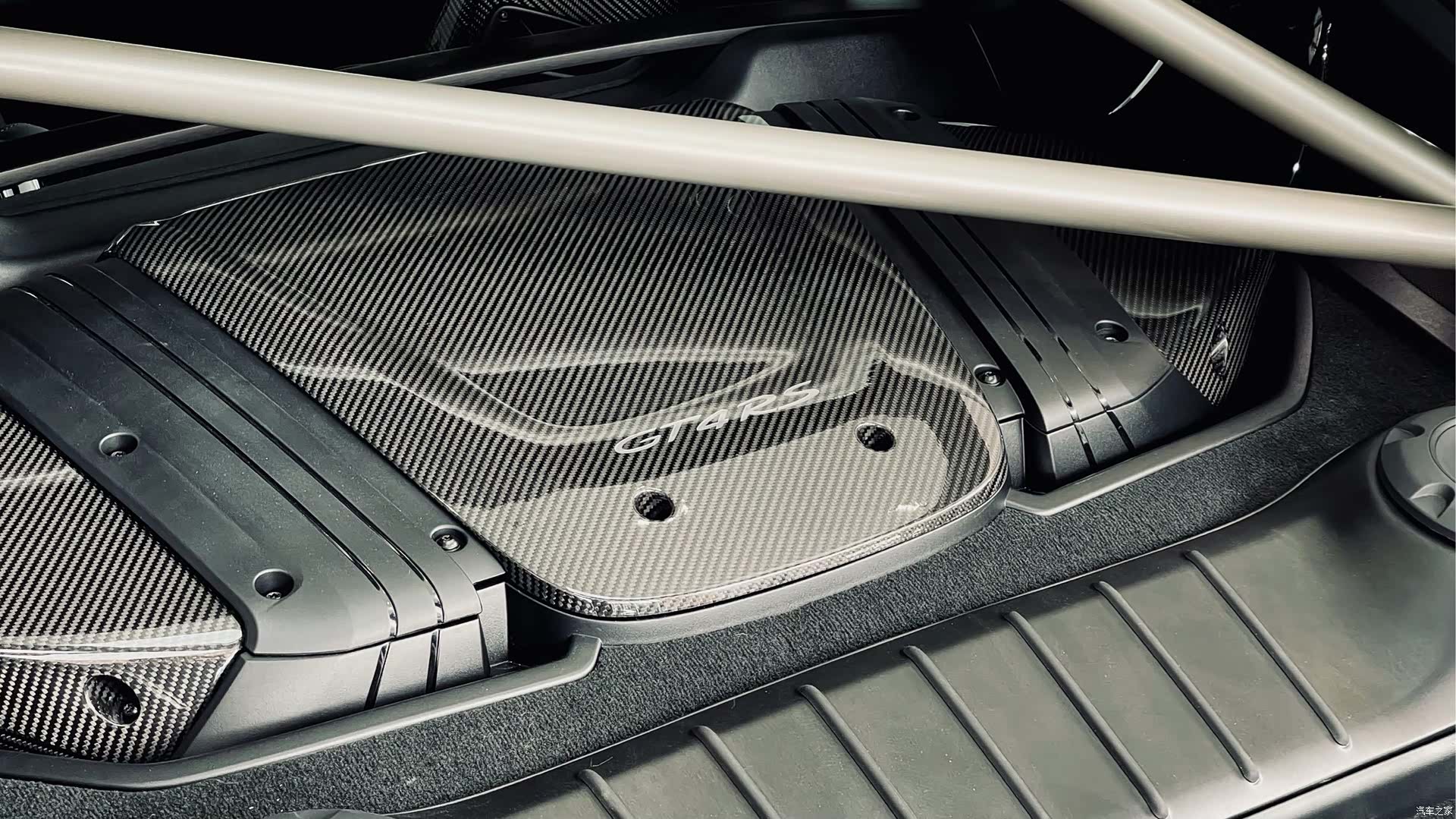 Porsche Cayman, 2024 10