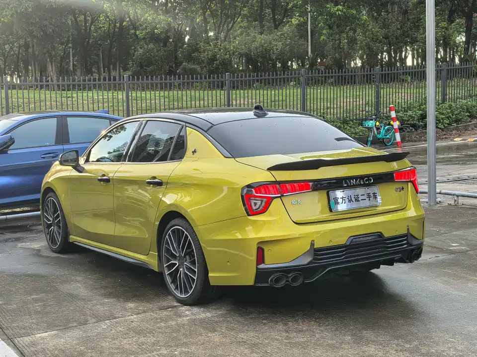 Lynk & Co 03