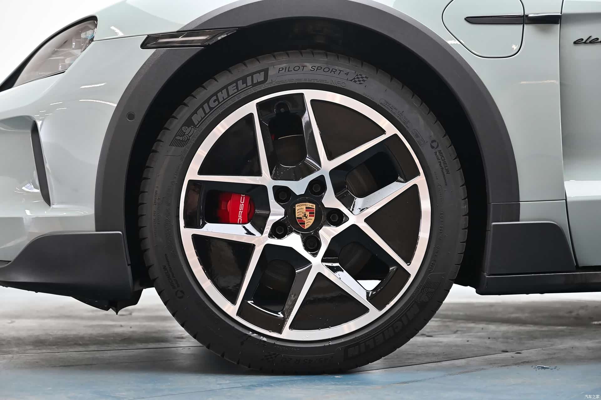 Porsche Taycan, 2025 9