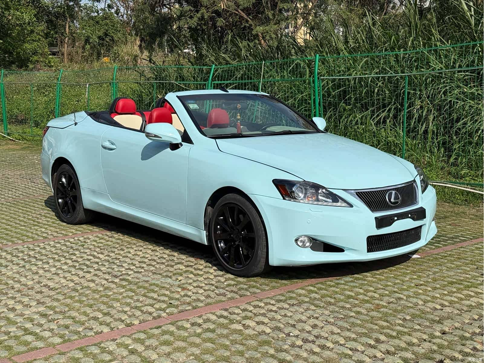 Lexus IS, 2013 3