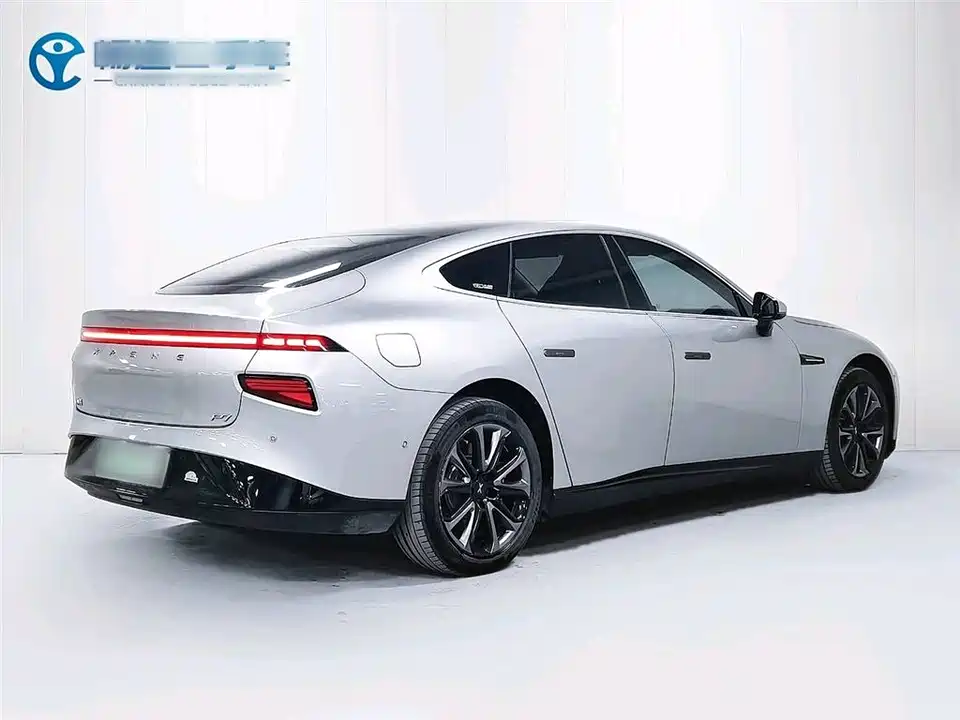 XPENG P7