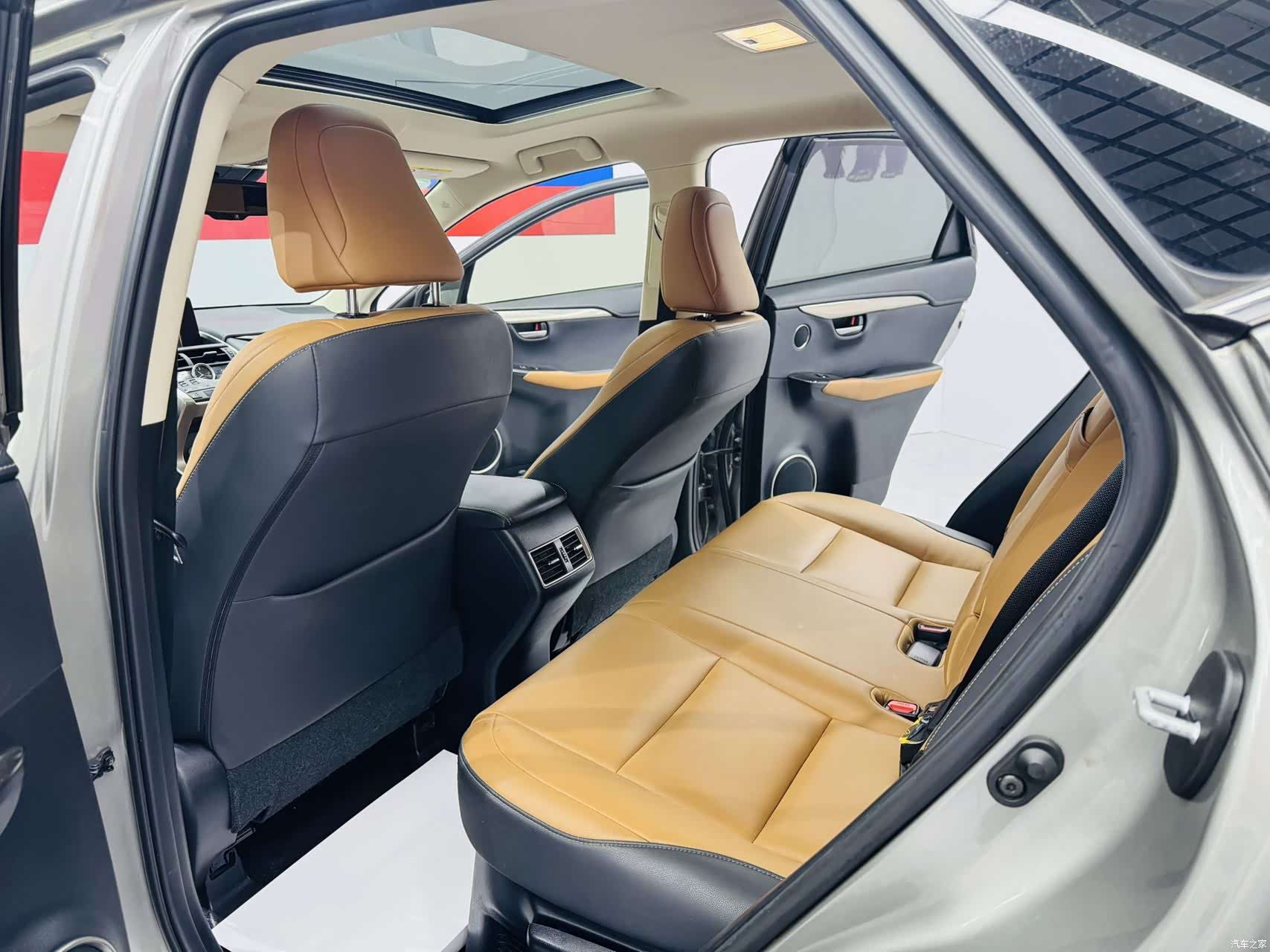 Lexus NX, 2020 7